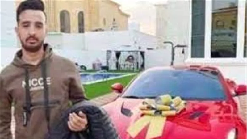 بالدولار..أغنى شاب في مصر يثير الجدل بعيدية عيد الفطر | شاهد