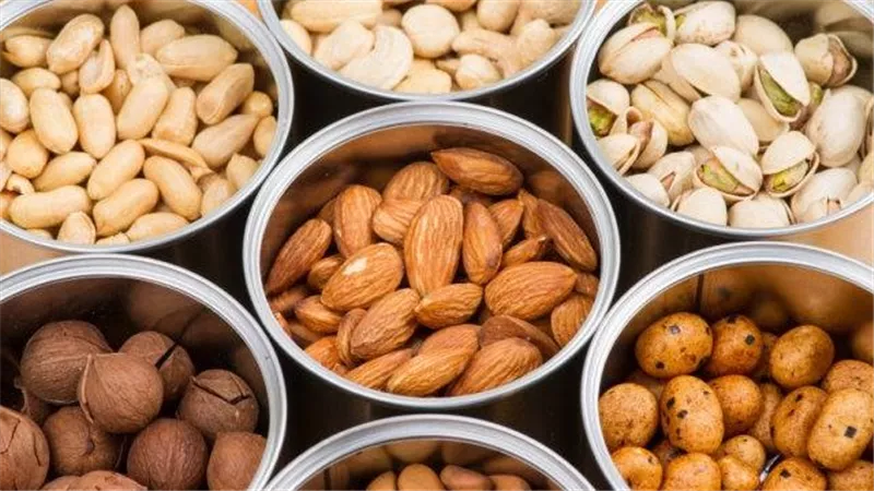  9 أسباب..لماذا من الأفضل تناول المكسرات في الصباح؟