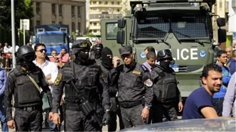 حرقوها وضربوا نار على الشرطة.. التفاصيل الكاملة لمأمورية الفجر في شقة الجيزة
