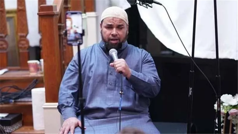طبيبته دخلت الإسلام أثناء علاجه.. صديق الشيخ عبد الله كامل يروي تفاصيل لحظاته الأخيرة