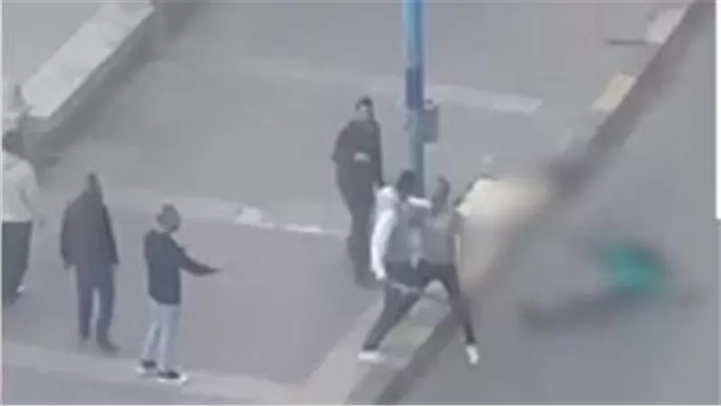 تحرك عاجل من الأمن.. تفاصيل مطاردة بالأسلحة البيضاء على كورنيش الإسكندرية