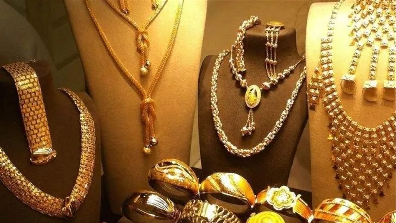 تحرك غير متوقع..سعر الذهب اليوم الأحد 7-5-2023