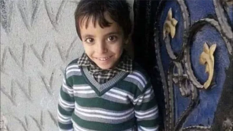 الجاني مفاجأة.. تفاصيل القبض على قاتل الطفل محمد ودفنه منذ 8 سنوات تحت الرمال بدمياط