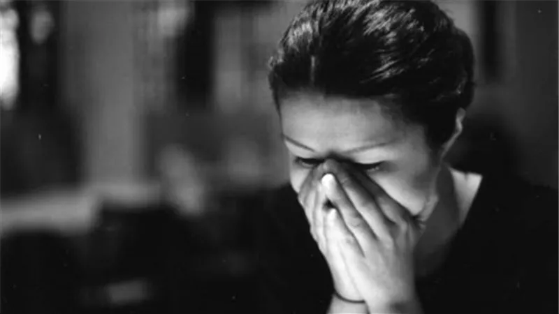ربة منزل أمام محكمة الأسرة: زوجي دخل علاقة مع متزوجة عرفها فى كافيه