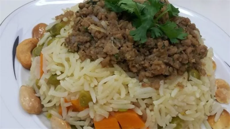 يسبب الإمساك وأمراض القلب.. مخاطر تناول الأرز يوميًا