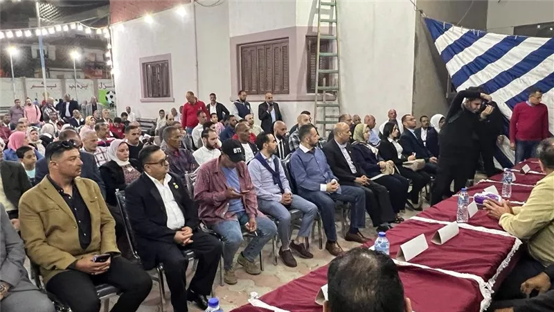 في أكبر احتفالية عمالية بالإسكندرية..تكريم ١٢٠ عامل وعامله بالقطاعات الخدمية والبترول