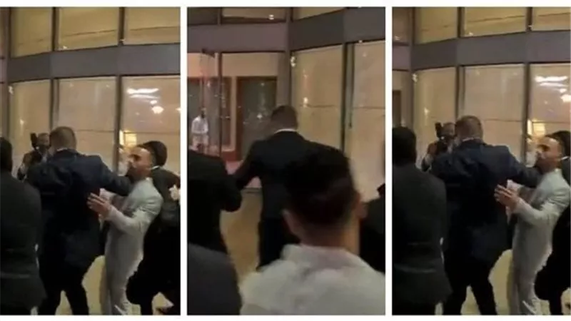 كان عايز يتصور.. رد فعل عنيف لـ عمرو دياب مع معجب | شاهد