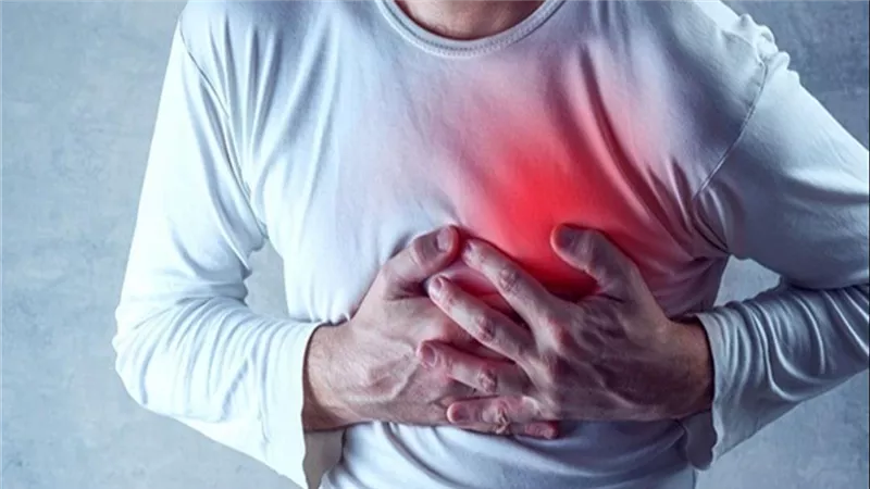 تحدث قبل شهر.. طبيب يكشف الأعراض المبكرة للنوبة القلبية