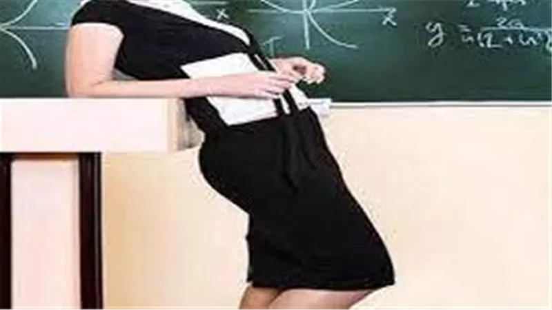 تفاصيل مثيرة..اعتقال معلمة العام بتهمة إغواء تلميذ ومعاشرته