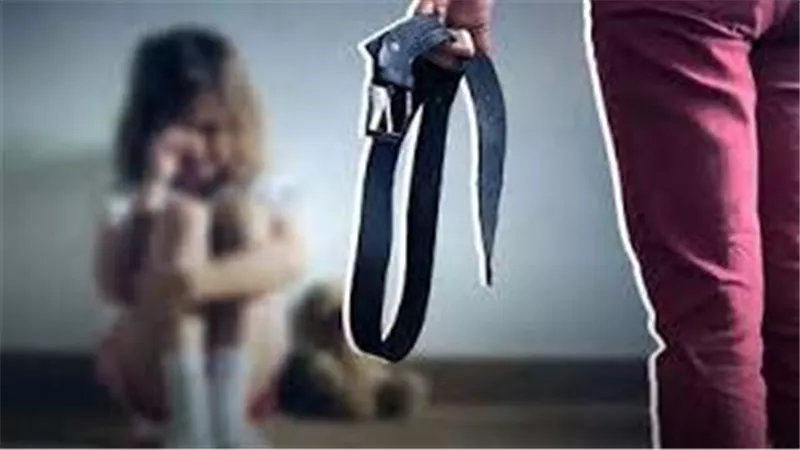 فتحلها القبر وقالها هموتك.. مأساة تلميذة اعتدى عليها أهل والدها وهددوها بدفنها حية
