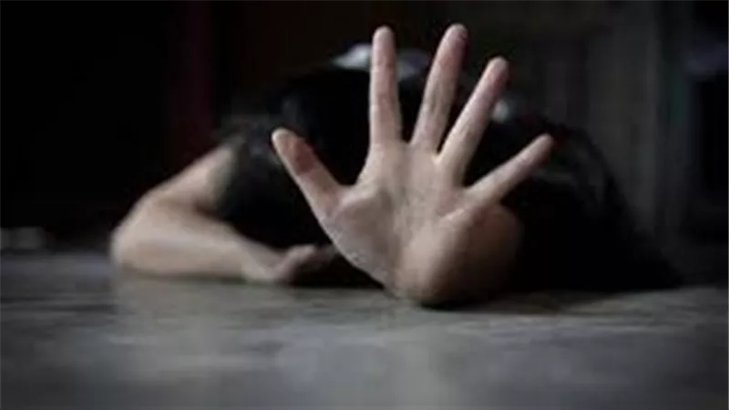 لمدة يومين.. تفاصيل إحالة سائق خطف فتاة وجردها من ملابسها وهتك عرضها للجنايات