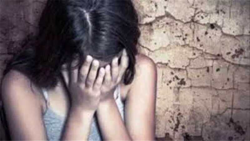لم يرحمها.. تفاصيل مثيرة في الحكم باعدام عامل تعدى جنسيا على بنت شقيقه 