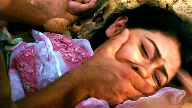 عذبها وسرقها وهتك عرضها.. ماذا فعل صاحب عقار سوهاج مع ساكنة الرذيلة؟