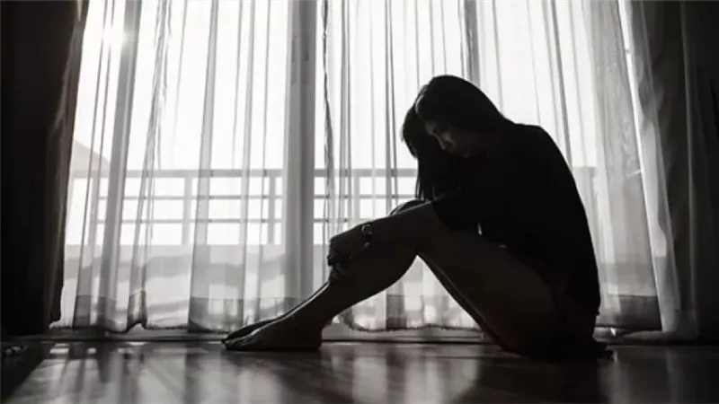 أدمنت بسببه..هيام تطلب الخلع من زوجها: علمني مشاهدة الأفلام الأباحية