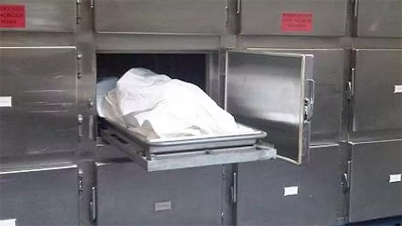 قتله ورماه من التامن.. كواليس صادمة جديدة في مقتل مسن بيد ابنه