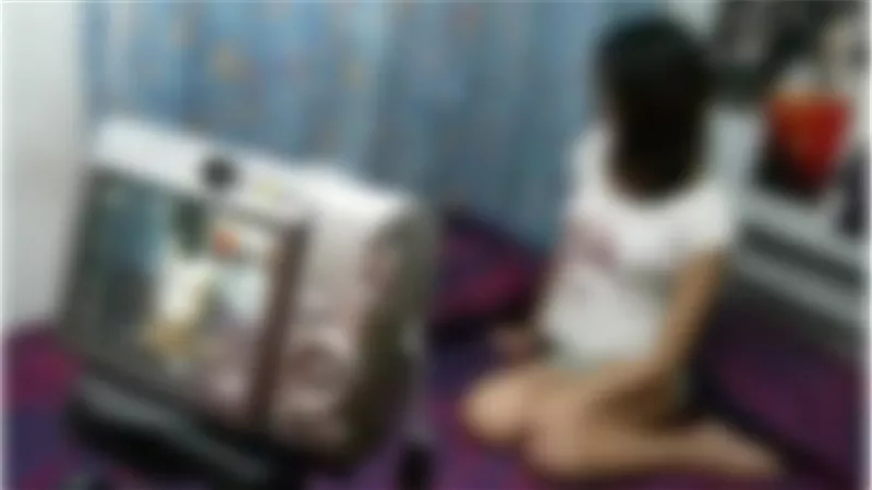 أرسلت صورها العارية لحبيبها وصديقه.. فتاة صغيرة تعترف: تعرضت للخداع وابتزاني ماليا 