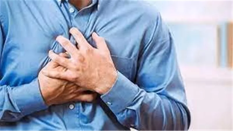 احترس وتوقف عن الإجهاد فورا.. هذه الأعراض تشير للإصابة بأزمة قلبية