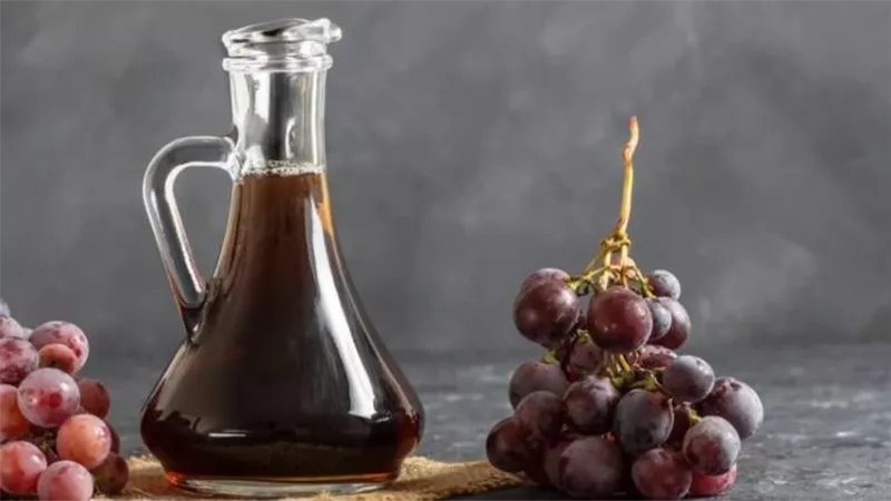  منها خسارة الوزن وتحسين الحالة المزاجية.. فوائد دبس العنب عند إضافته للطعام