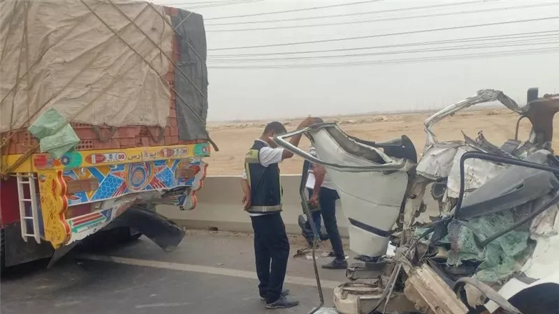 منظر بشع لا يتحمله بشر.. لقطات صادمة من موقع الحادث المروع بطريق الكريمات | شاهد