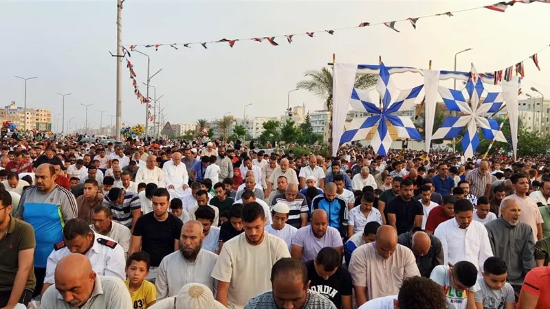 ضوابط لمنع الاختلاط بين الرجال والنساء.. بيان عاجل من وزارة الأوقاف بشأن صلاة عيد الأضحى 
