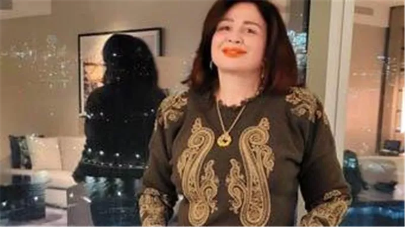 واثقة اني هموت وأنا بمثل.. تصريحات مثيرة للفنانة إلهام شاهين بمهرجان جربة في تونس