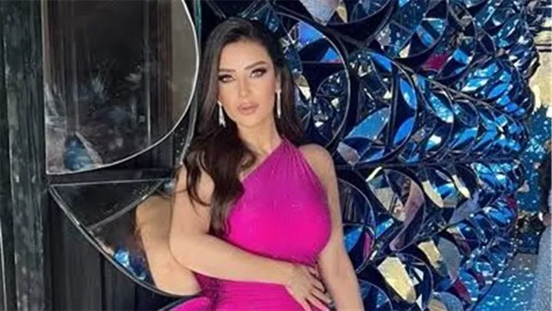 لا تستعجلوا الحب.. رضوى الشربيني تثير الجدل بإطلالة جديدة | شاهد