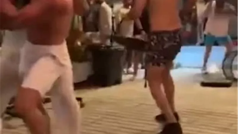 غرائب العيد.. خناقة في الساحل بالمايوهات وجزار المونوريل وعجل نط من البلكونة