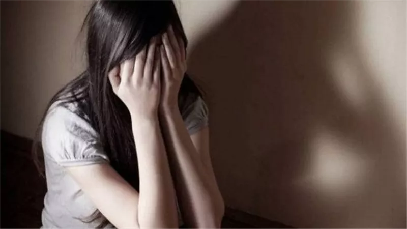 في بيت مهجور.. عامل يمارس علاقة مع قاصر بالجيزة والسبب مفاجأة