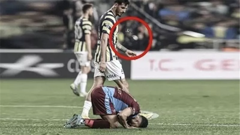 قلبي وجعني.. تريزيجيه يكشف رد فعله بعد واقعة البصق عليه أثناء السجود