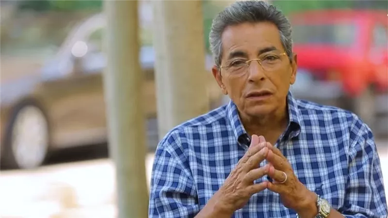لا تحملوني ما لا احتمل.. محمود سعد يفسر فيديو أكل لحم الحمير | شاهد