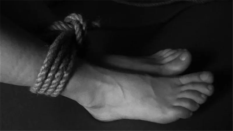ضربها بالحزام وخنقها بالخرطوم.. كيف عذب جزار البساتين ابنة زوجته حتى الموت؟