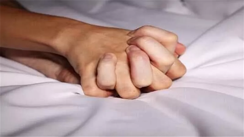 ضبطه في وضع مخل مع أخته في الشقة.. كواليس احتجاز شاب وتعذيبه بأكتوبر