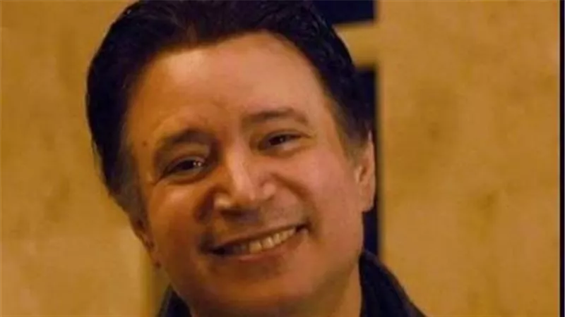 ابنته تحسم الجدل..حقيقة وفاة الفنان إيمان البحر درويش