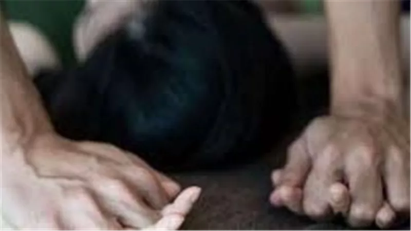 أمها شافتهم خارجين عرقانين.. تفاصيل مثيرة في هتك عرض فتاة القاهرة على يد الكهربائي