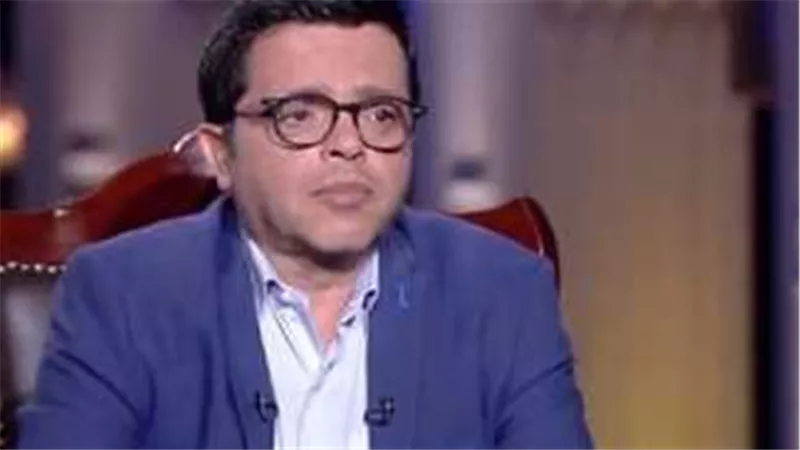 بعد اتهامه بتعاطي المخدرات.. رد ناري من محمد هنيدي على مخرج شهير | فيديو