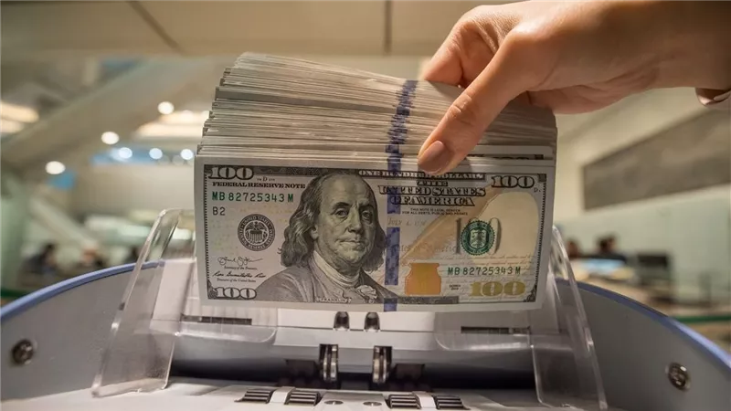 الاخضر بكام في البنوك؟.. سعر الدولار اليوم الاثنين 17 يوليو 2023