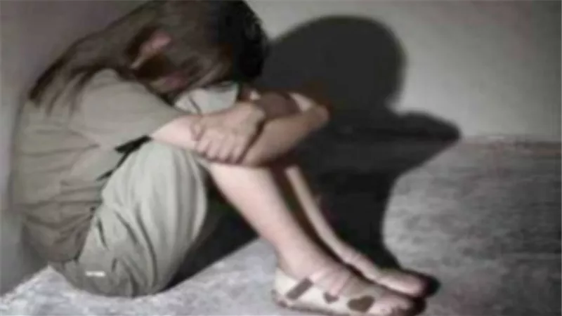 اعترافات مثيرة للضحية.. بلاغ يتهم شاب بمعاشرة طفلة في الدقهلية