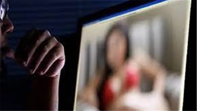  تفاصيل مثيرة.. ضحية حلوان تروي كيف تعرفت على شاب وهددها بنشر صورها عارية