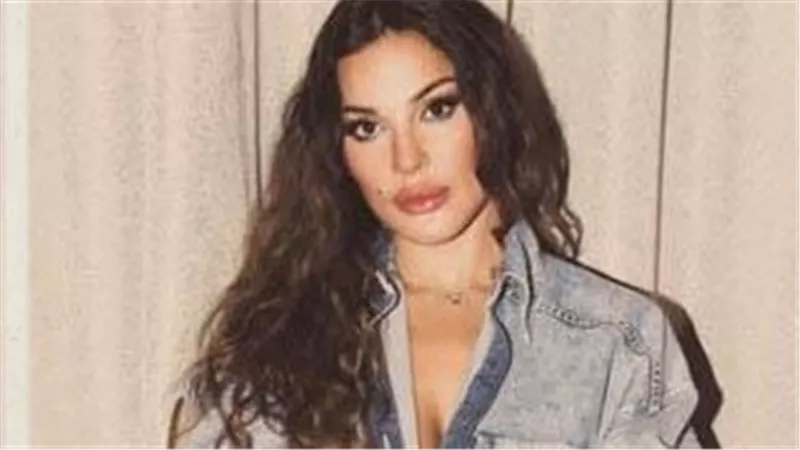 أحدث ظهور.. إطلالة جريئة للفنانة نادين نجيم | شاهد