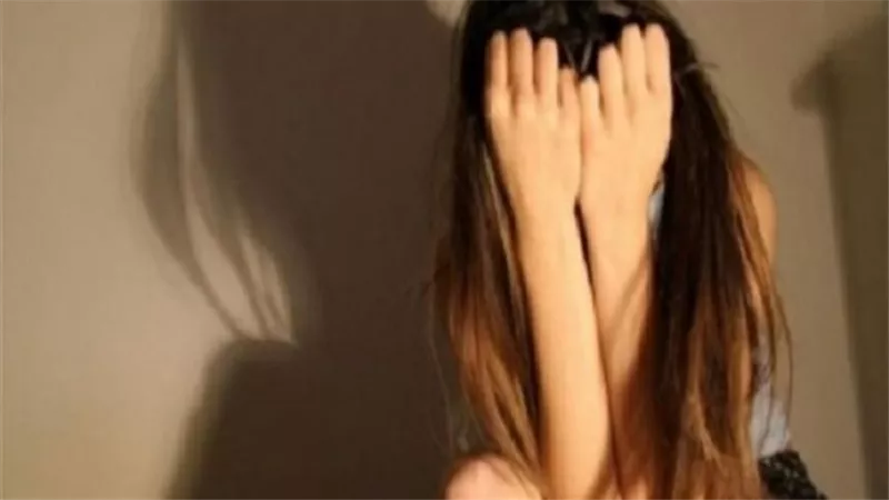 حبيبي ضحك عليا وبعت له فيديوهات لجسمي.. اعترافات مثيرة لفتاة حلوان ضحية الواتساب