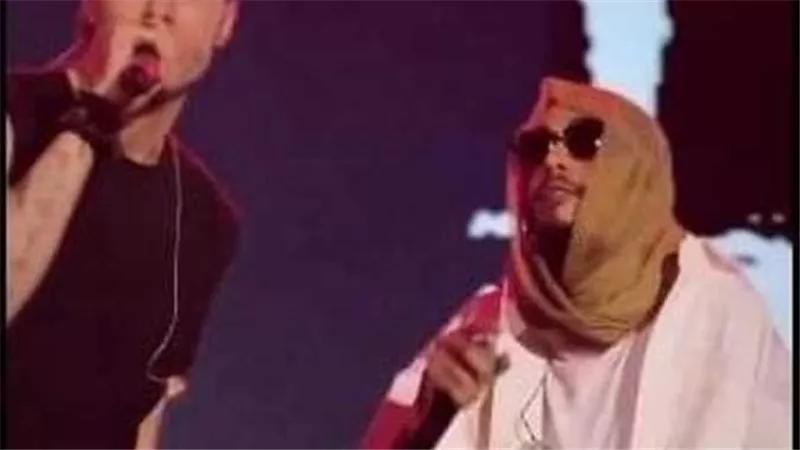 ظهر بالحجاب.. مروان بابلو يثير الجدل في حفل كايروكي | فيديو
