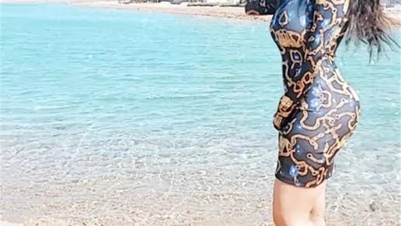 في أحضانه.. صورة جديدة تجمع ندى الكامل طليقة الفيشاوي وخطيبها|شاهد