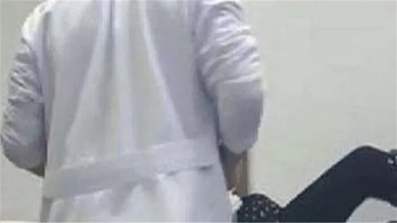 بيصور الأطفال وابتز ممرضته.. تفاصيل مثيرة جديدة في واقعة طبيب عاشر النساء مقابل الإجهاض