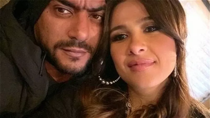 عايز تطلقني عشان نفخت شفايفي.. رسالة مثيرة من ياسمين عبد العزيز لاحمد العوضي | شاهد