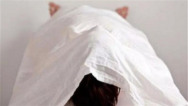 ماتت بالصدمة.. تفاصيل مأساوية في وفاة سيدة حزنًا على طفليها بالدقهلية