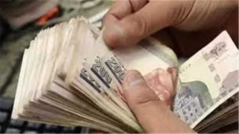للموظفين وأصحاب المعاشات.. حقيقة صرف علاوة غلاء معيشة بقيمة 450 جنيها