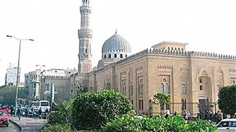تعليق رسمي.. حقيقة الاعتداء على المصلين داخل مسجد السيدة زينب