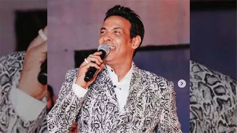 الحقوني بيصورني وانا معرفش.. تفاصيل مثيرة في بلاغ رسمي من زوجة سعد الصغير 