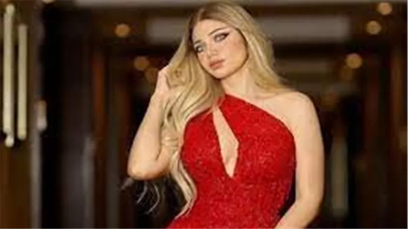 بسبب التاتو.. فستان ياسمين الخطيب يثير الجدل | شاهد