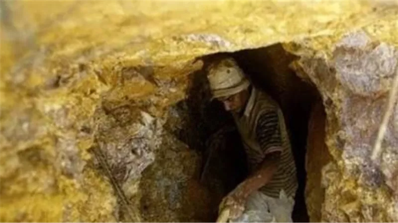 ماتوا من العطش.. تفاصيل صادمة في رحلة الدهابة لاستخراج الذهب